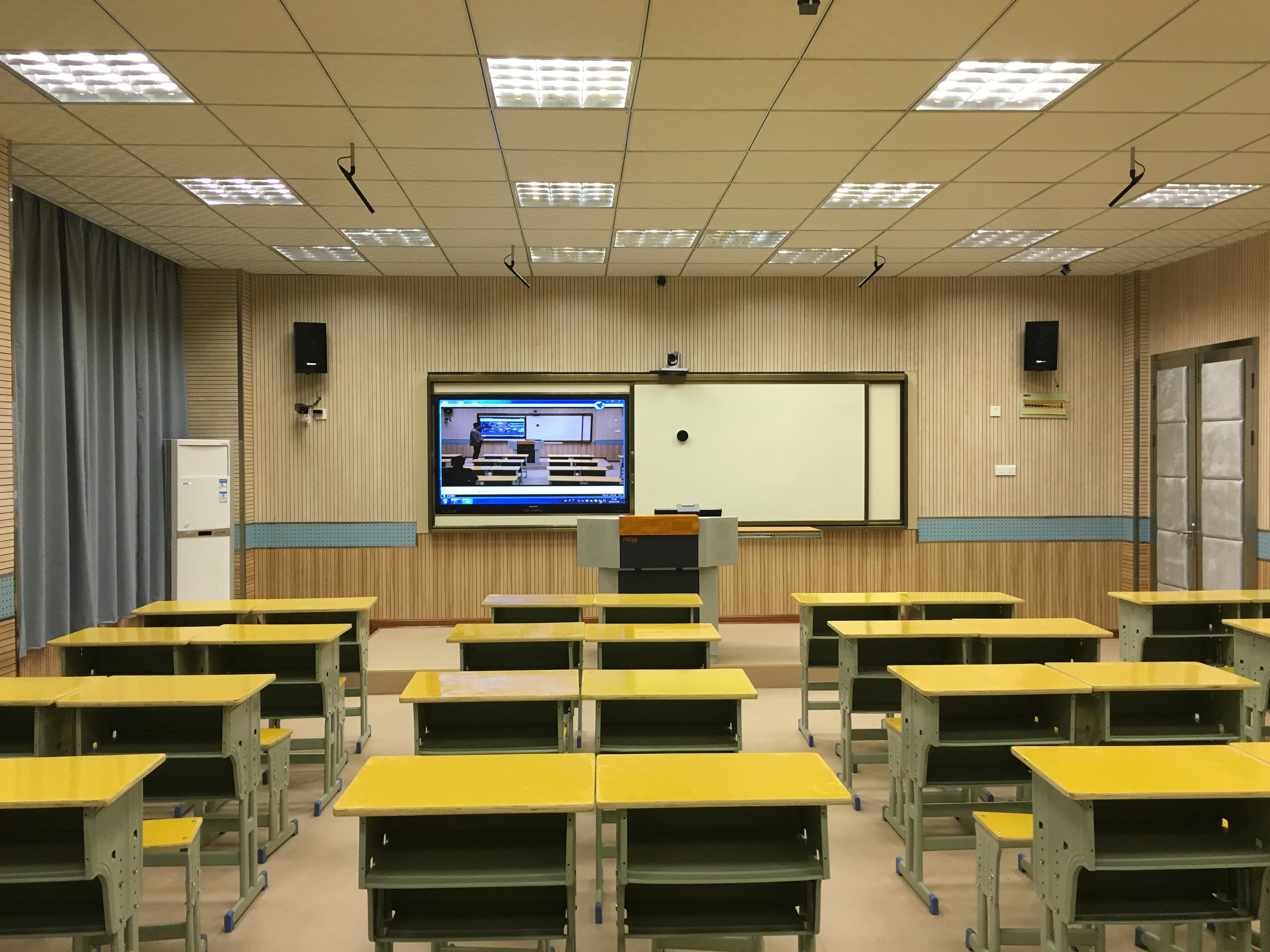 屯溪四中錄播教室 (1).JPG